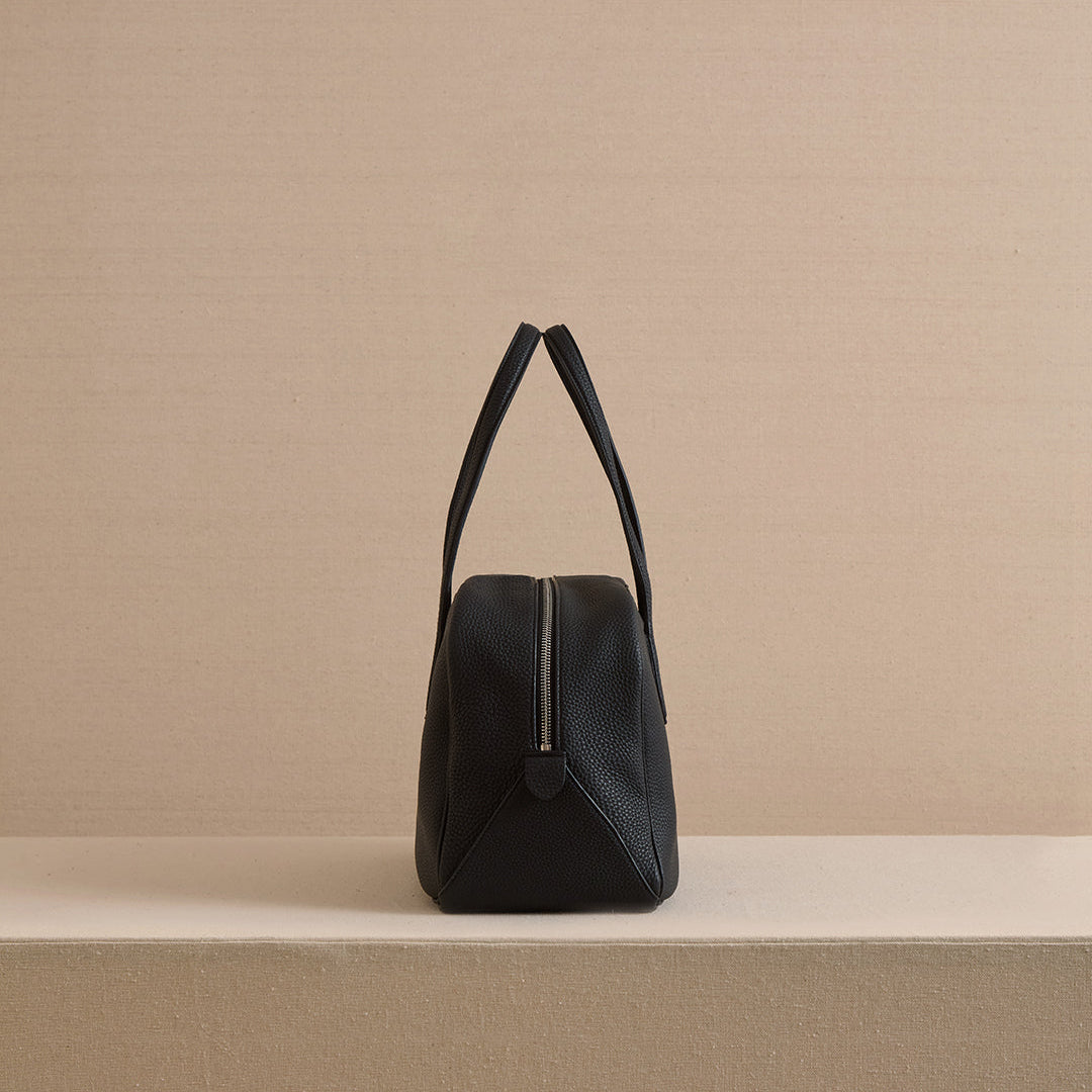 Archer 32 in Tumbled Grain Black