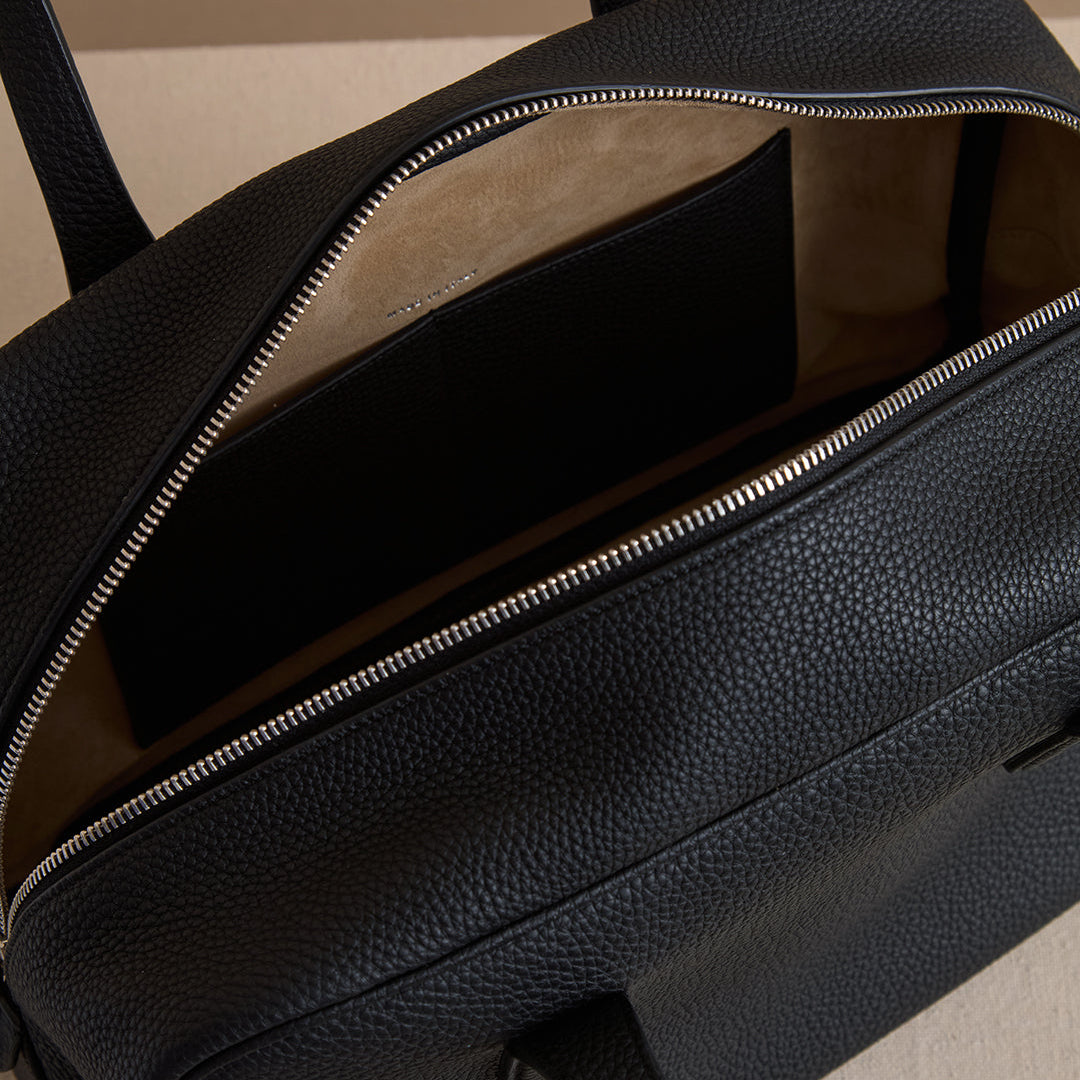 Archer 32 in Black