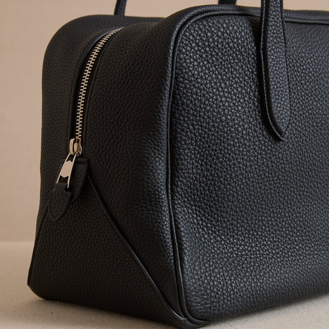 Archer 32 in Tumbled Grain Black