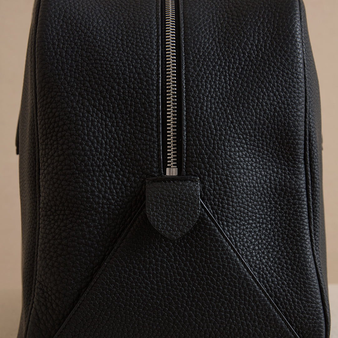 Archer 42 in Black