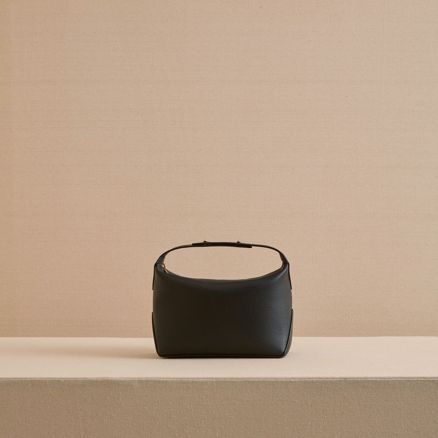 Mason 24 in Black