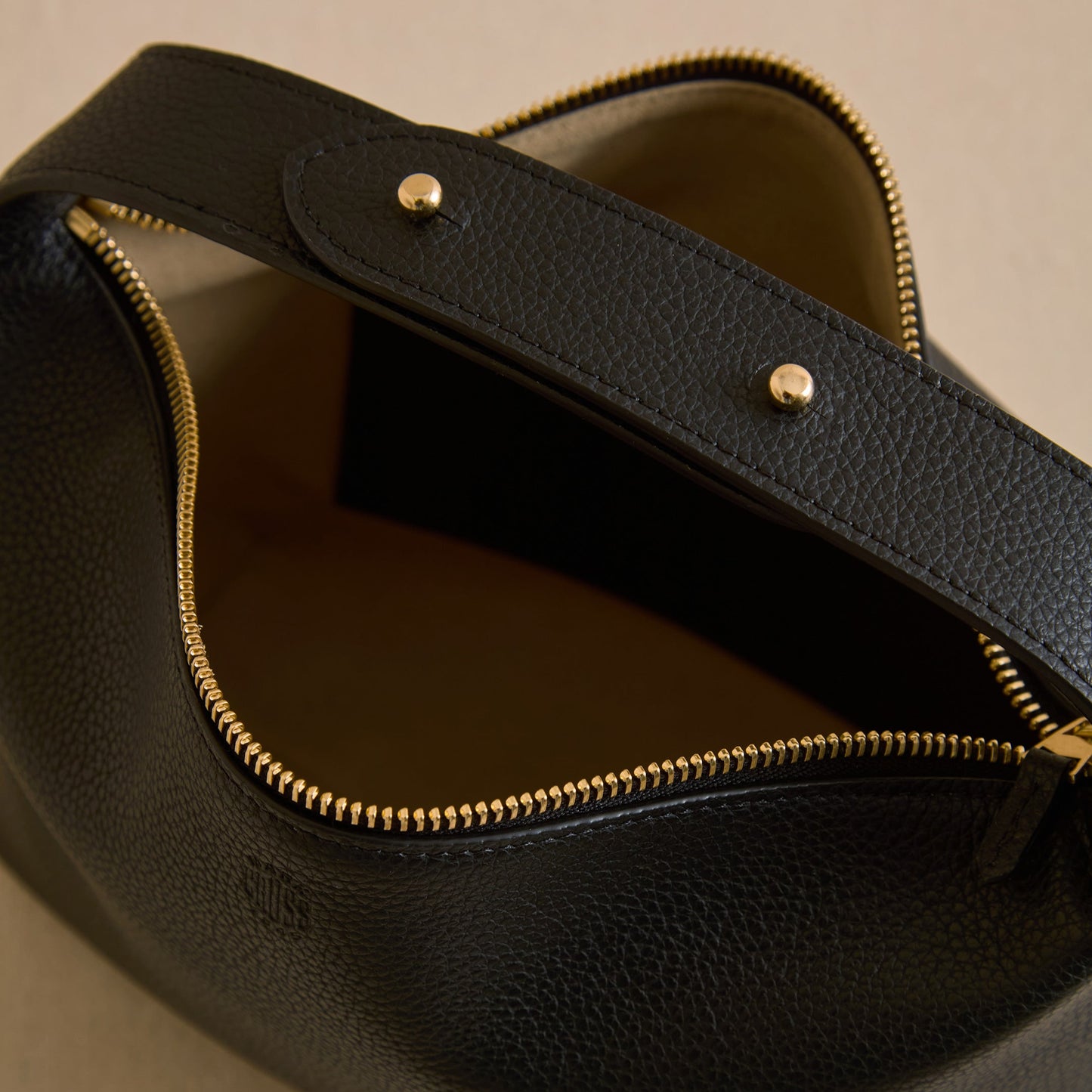 Mason 24 in Black