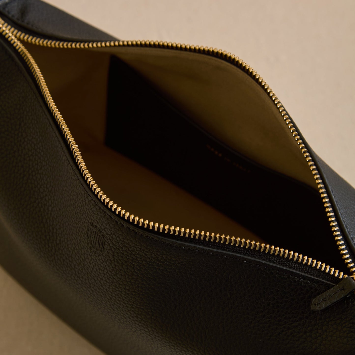 Mason 24 in Black