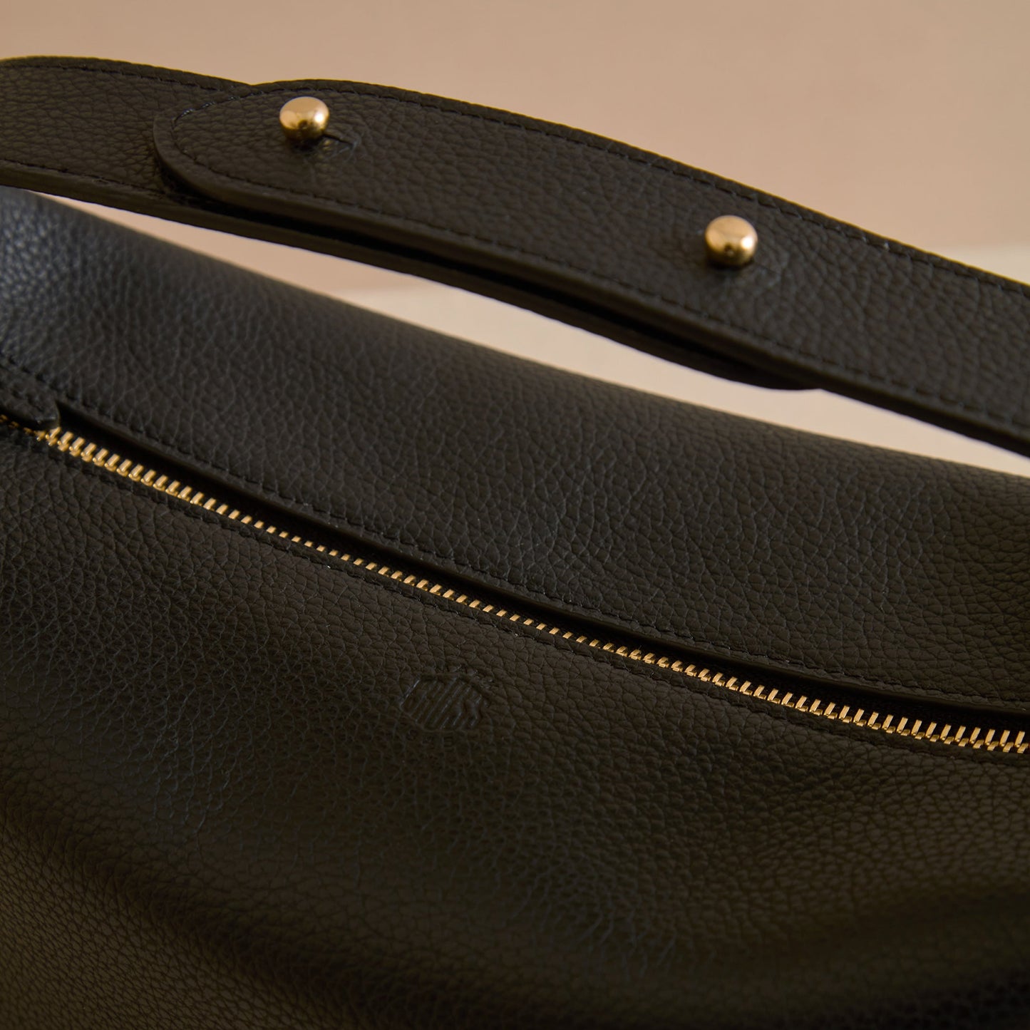 Mason 24 in Black