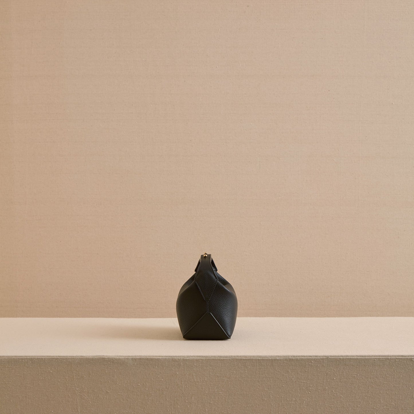 Mason 17 in Black