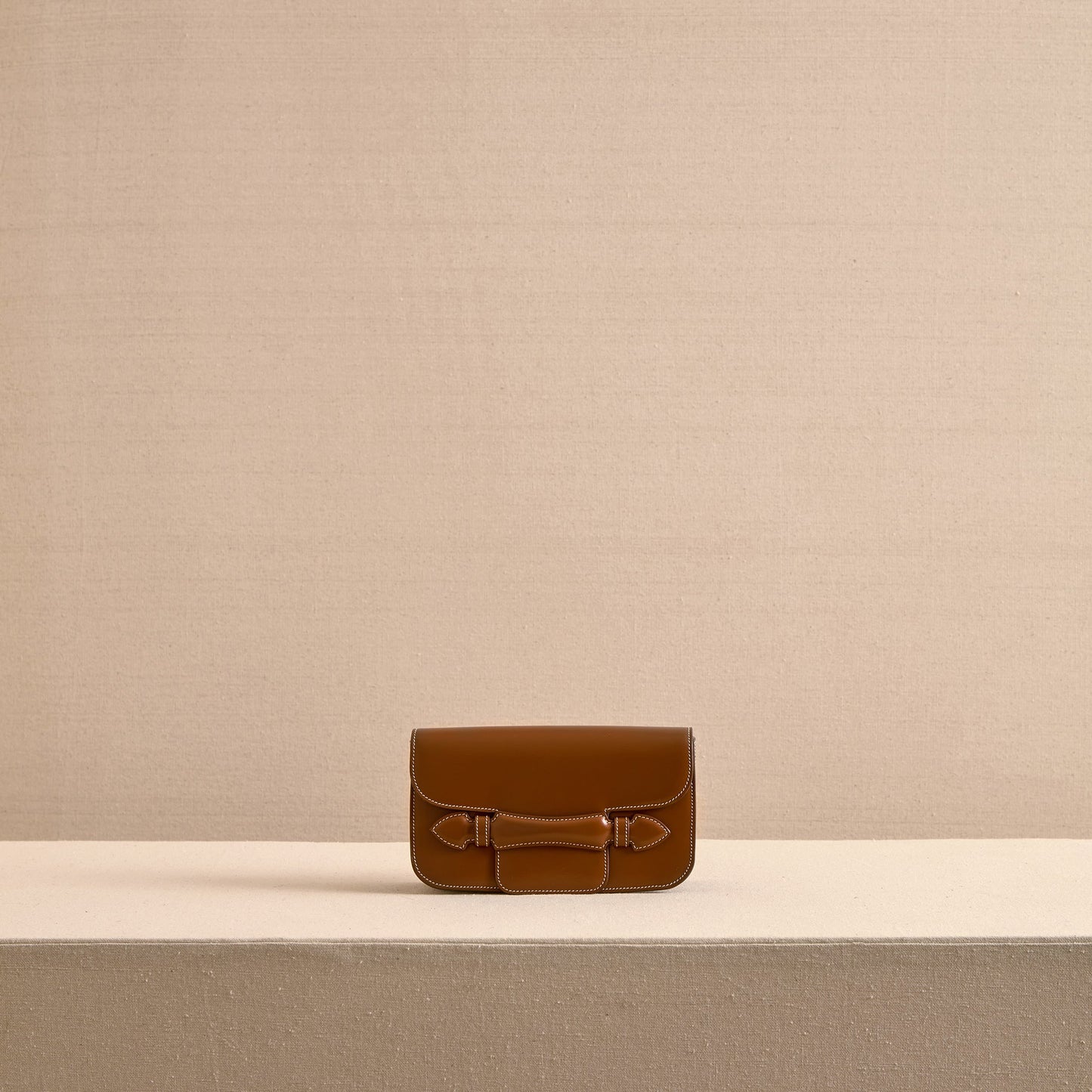 Romy Clutch in Acorn