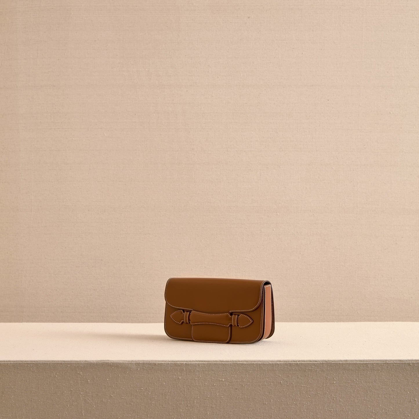 Romy Clutch in Acorn