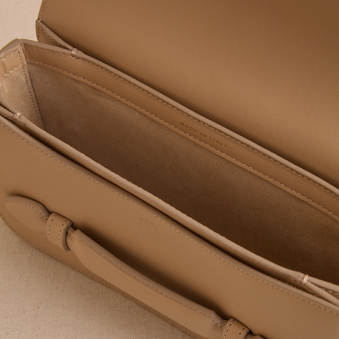 Romy Clutch in Natural