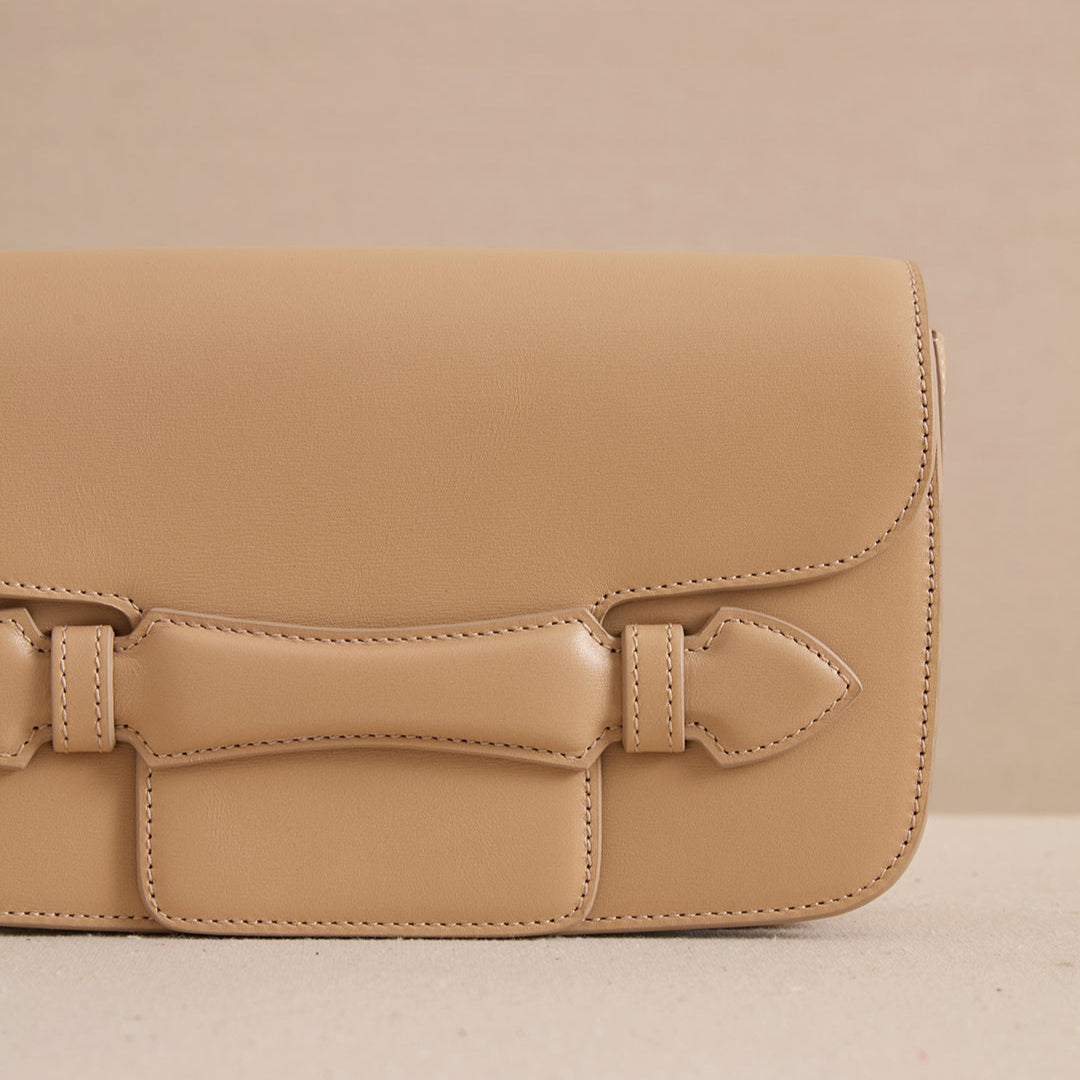 Romy Clutch in Natural