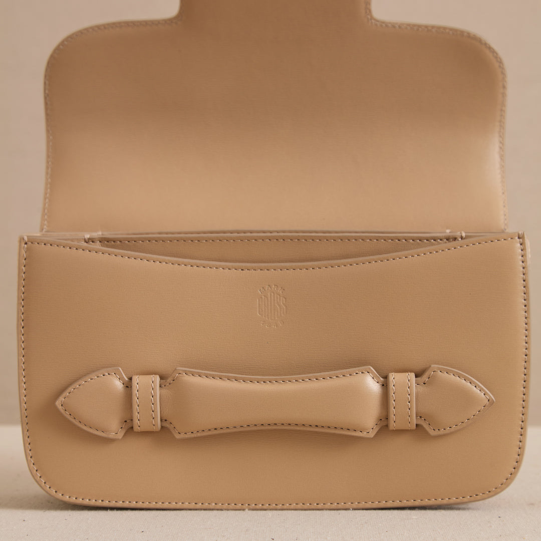 Romy Clutch in Natural