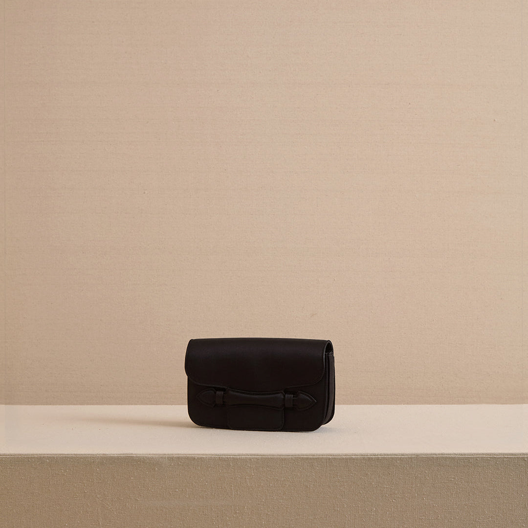 Romy Clutch in Black