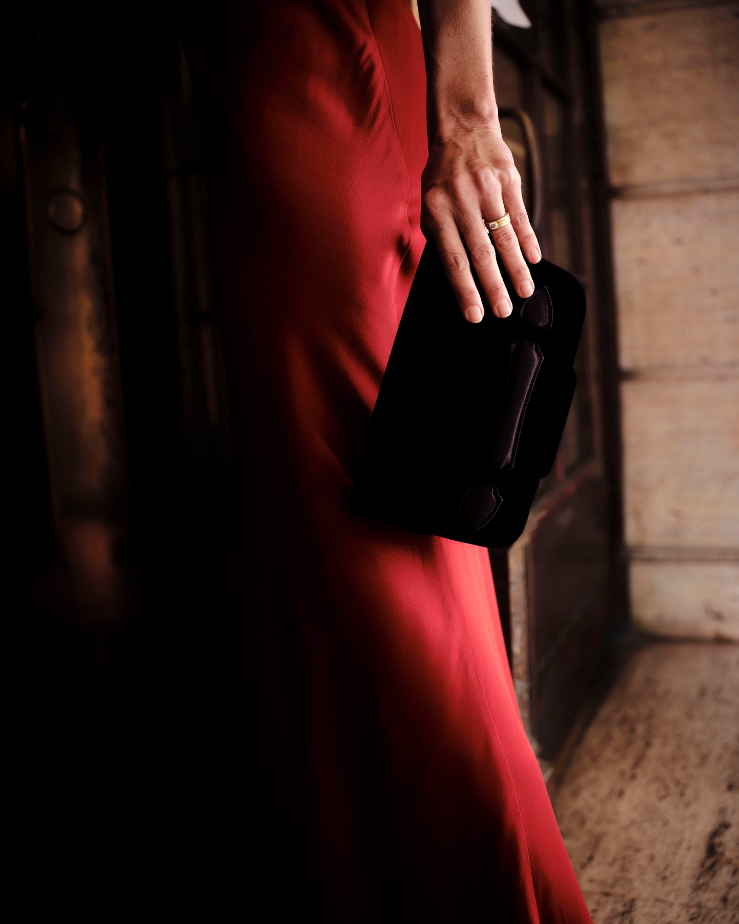 Romy Tuxedo Clutch in Black