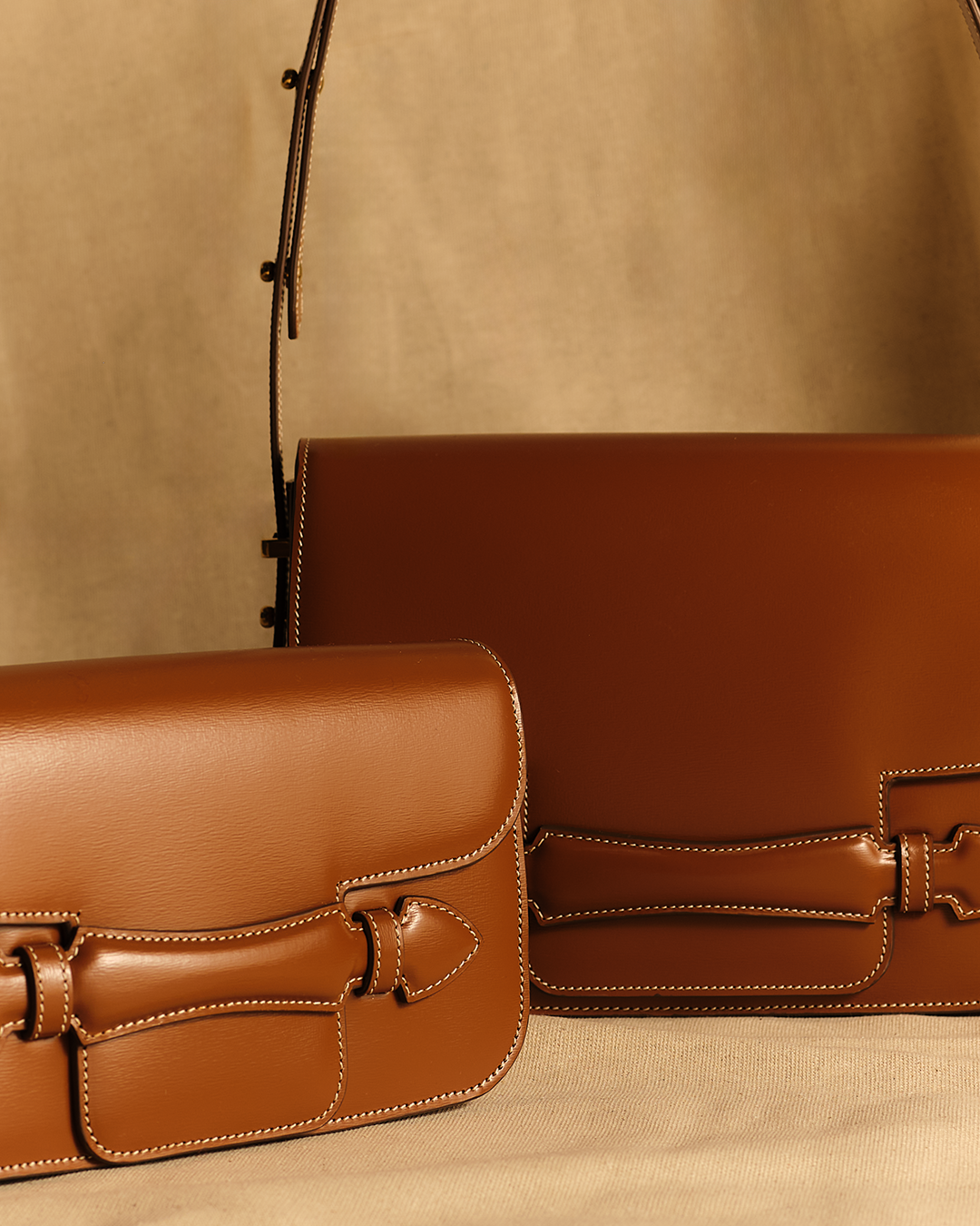 Mark Cross reflects a rich heritage of American luxury lifestyle.