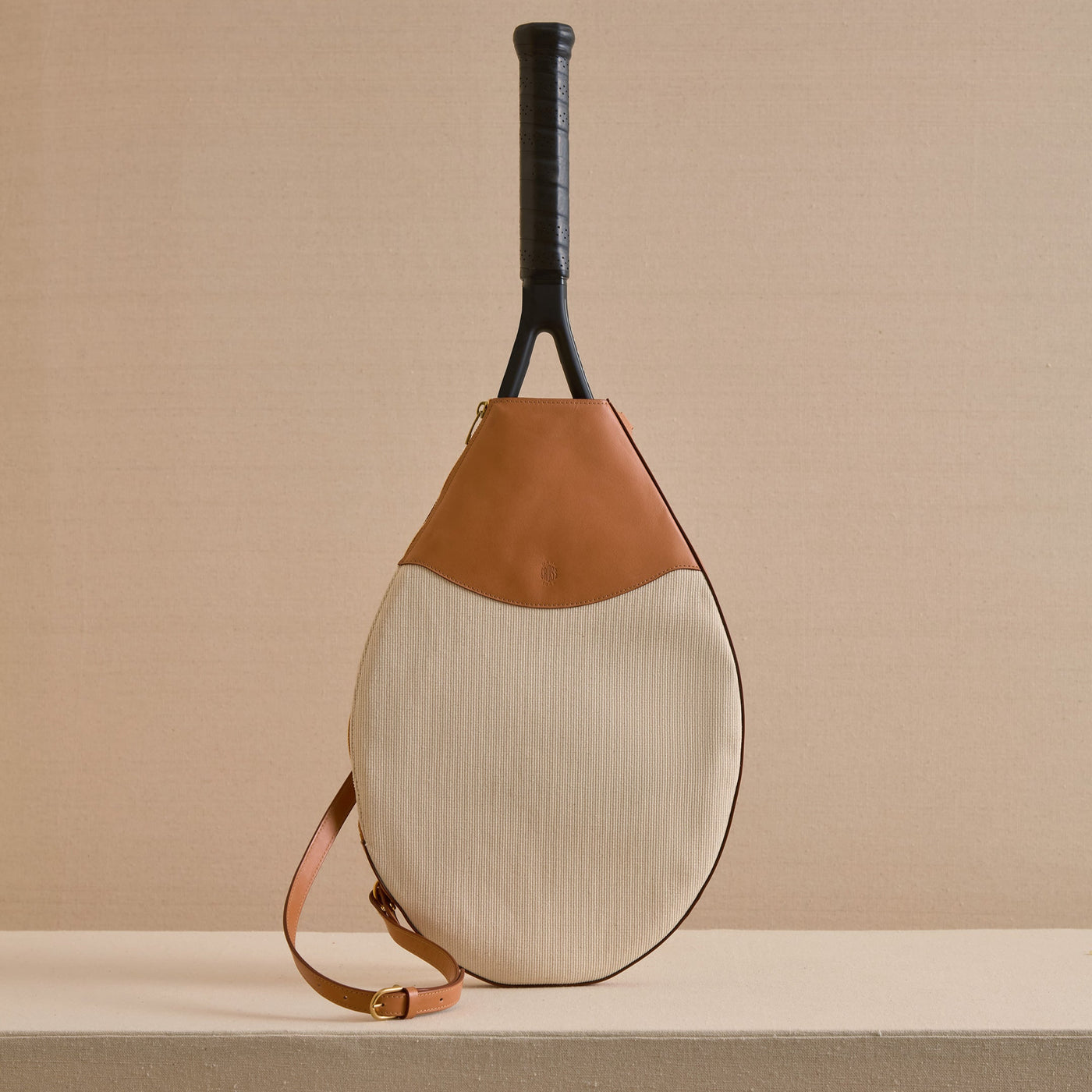 Mark Cross reflects a rich heritage of American luxury lifestyle.