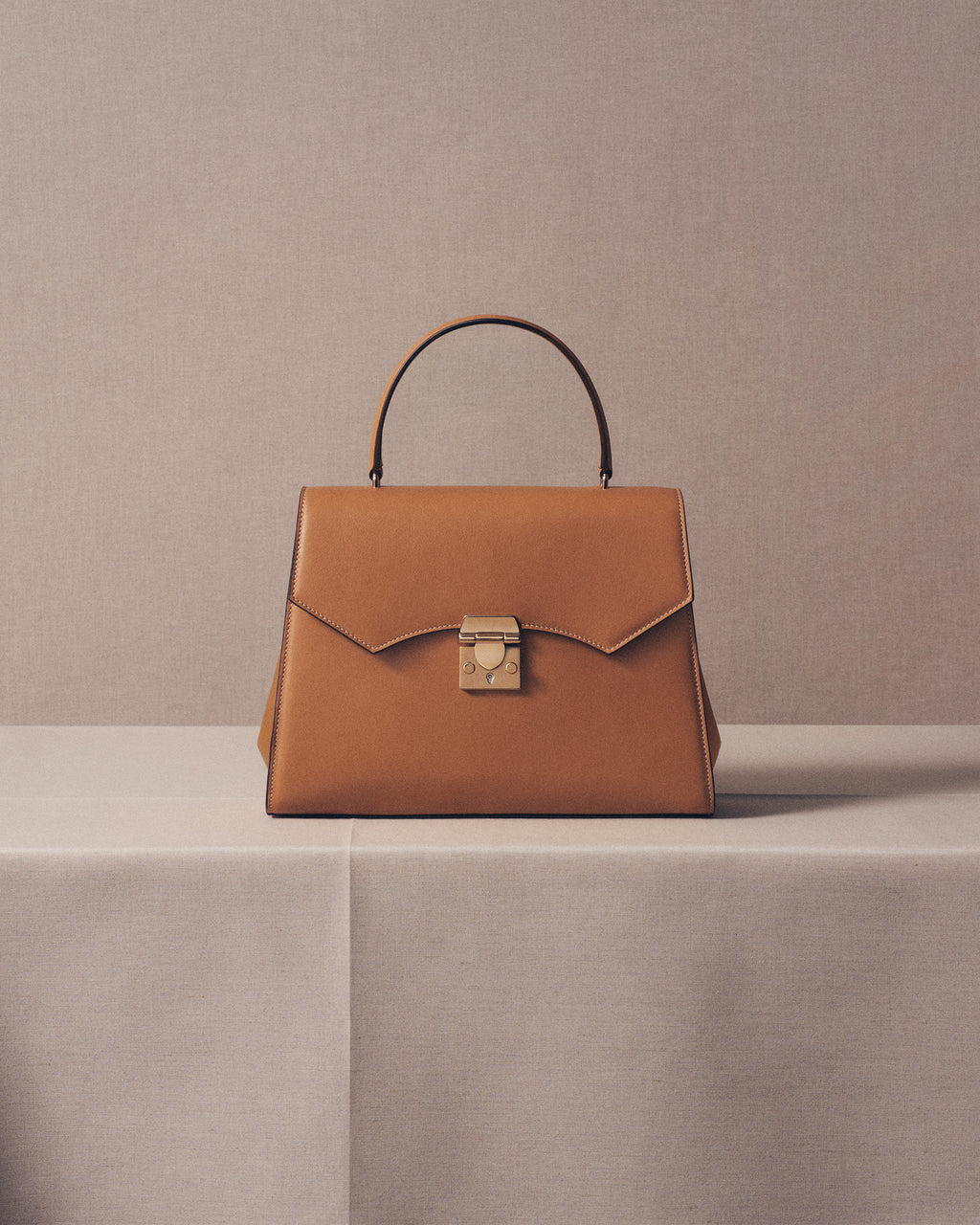 Mark Cross reflects a rich heritage of American luxury lifestyle.