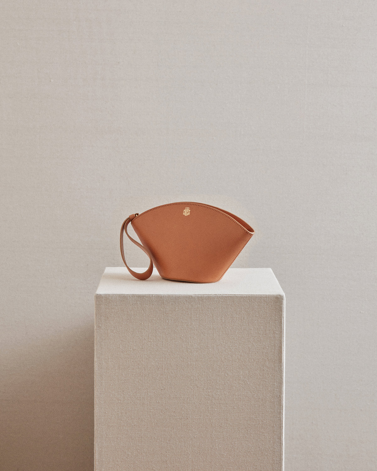Arc Pouch