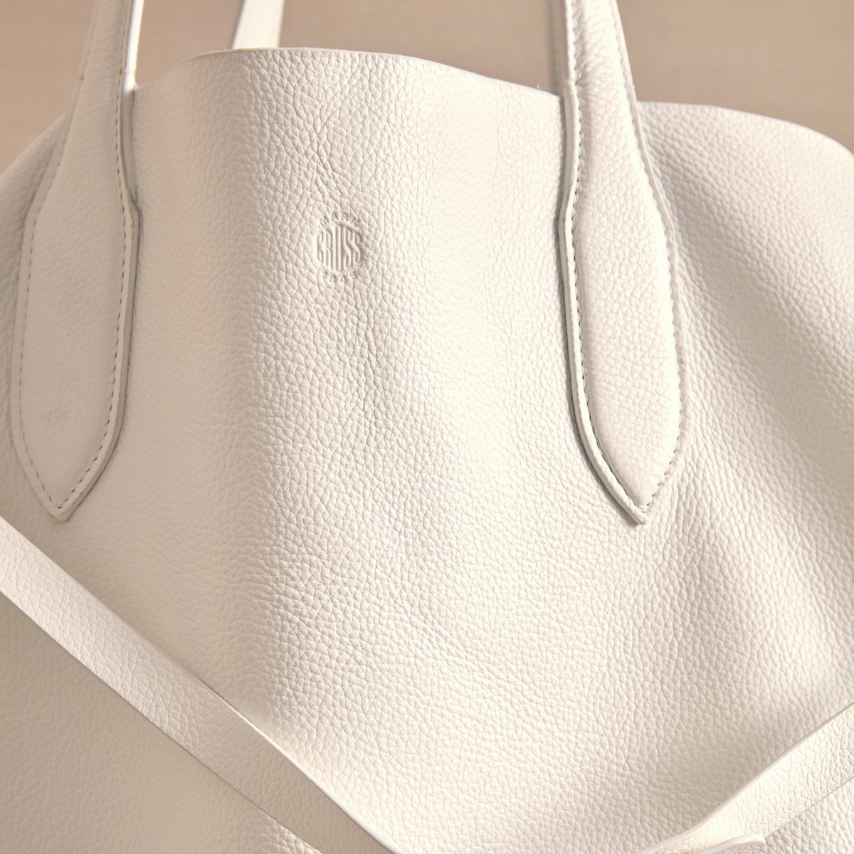 E55 in Ivory