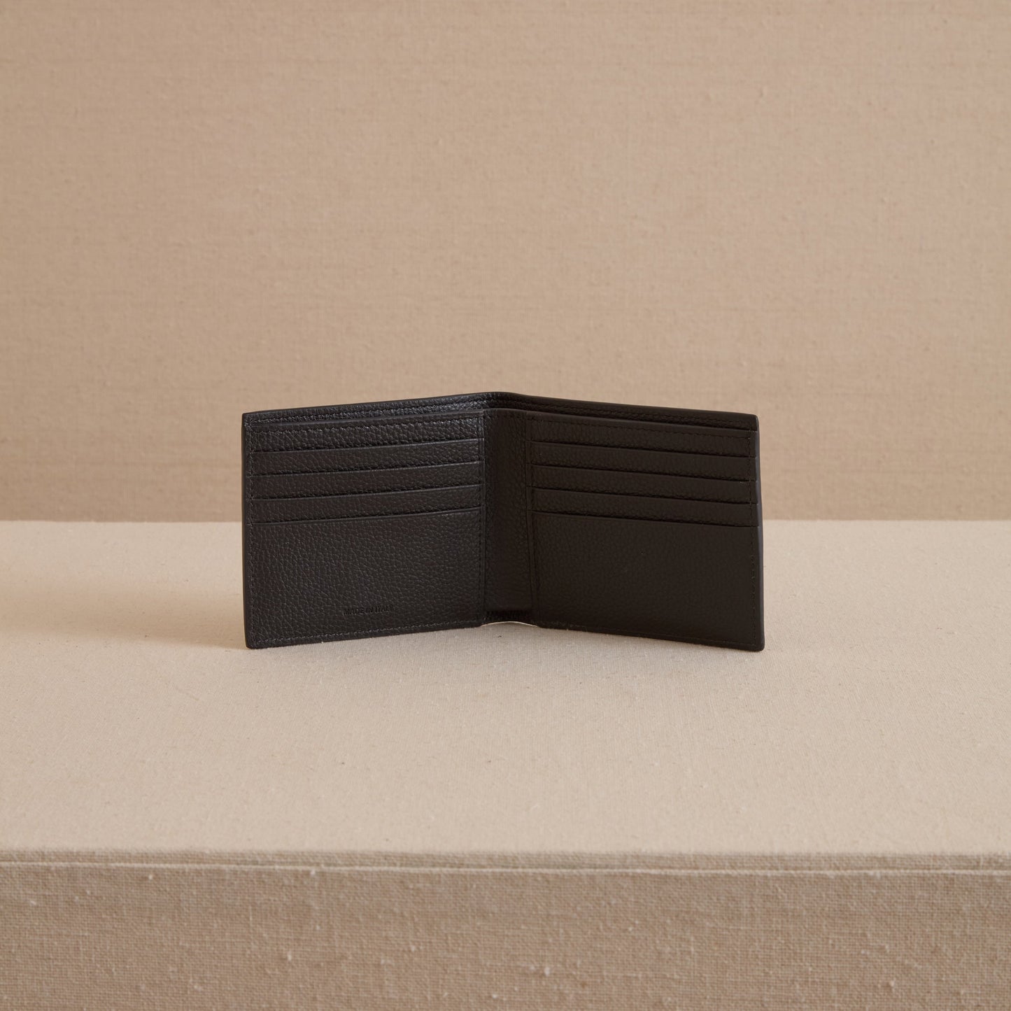 Bi-Fold Wallet in Tumbled Grain Black