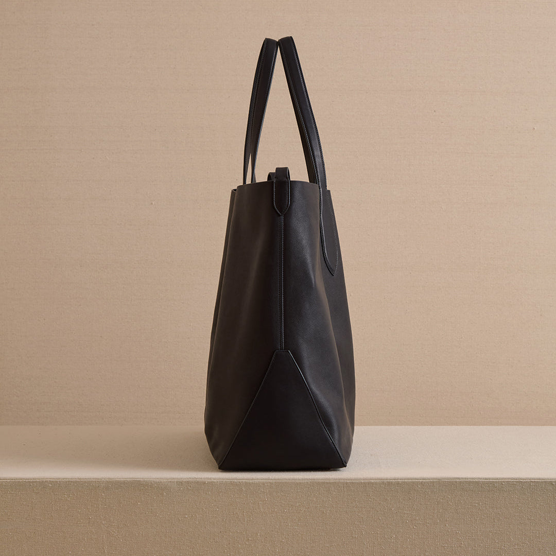 Eleanor 42 in Black