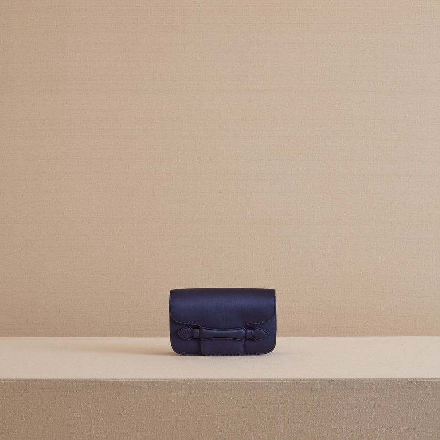 Romy Clutch in Navy