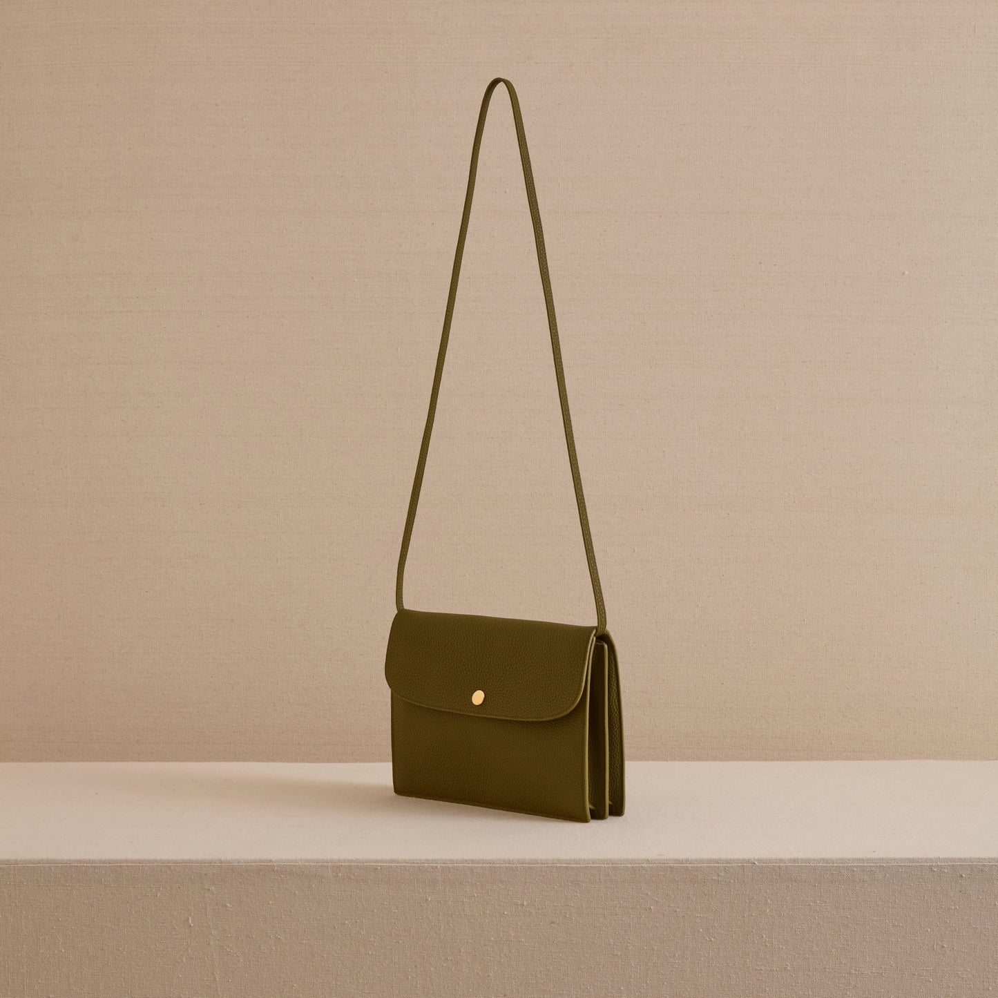 Skip Pouch in Tumbled Grain Green