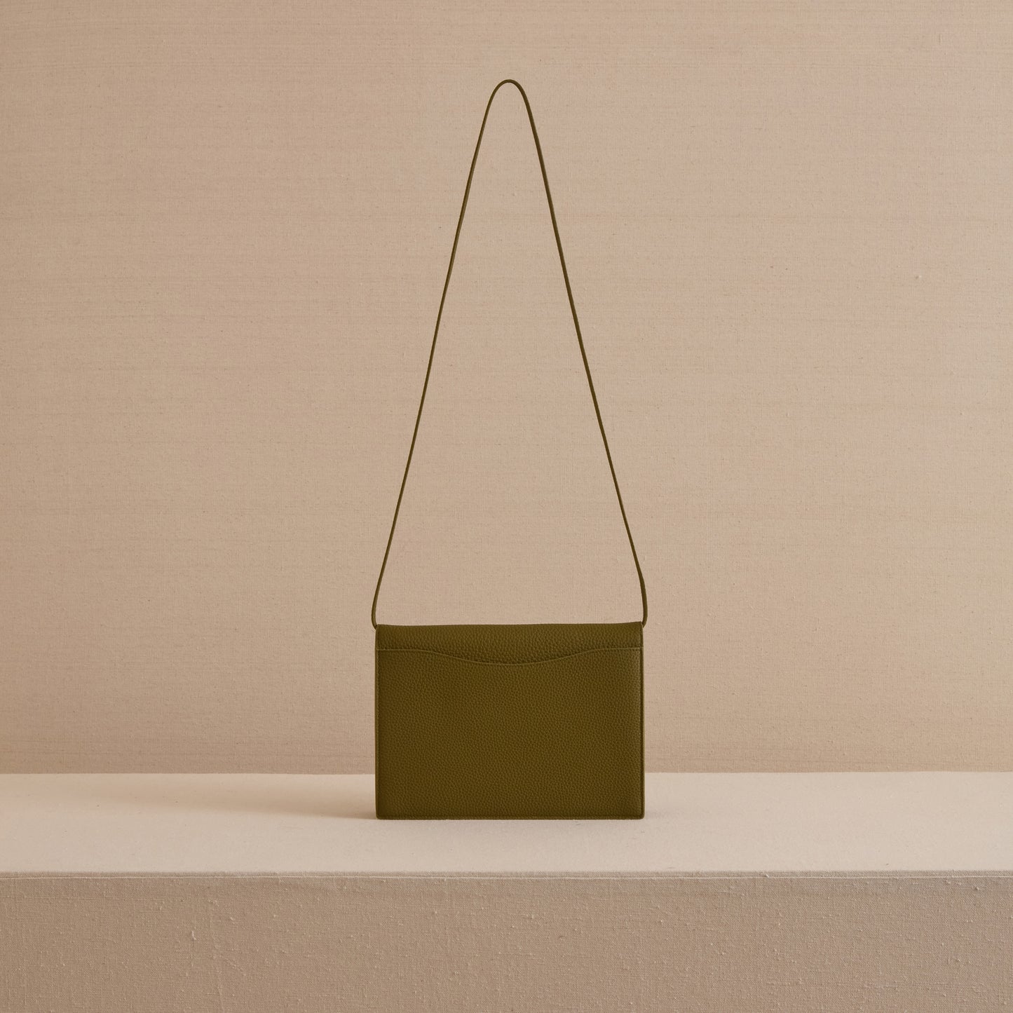 Skip Pouch in Tumbled Grain Green