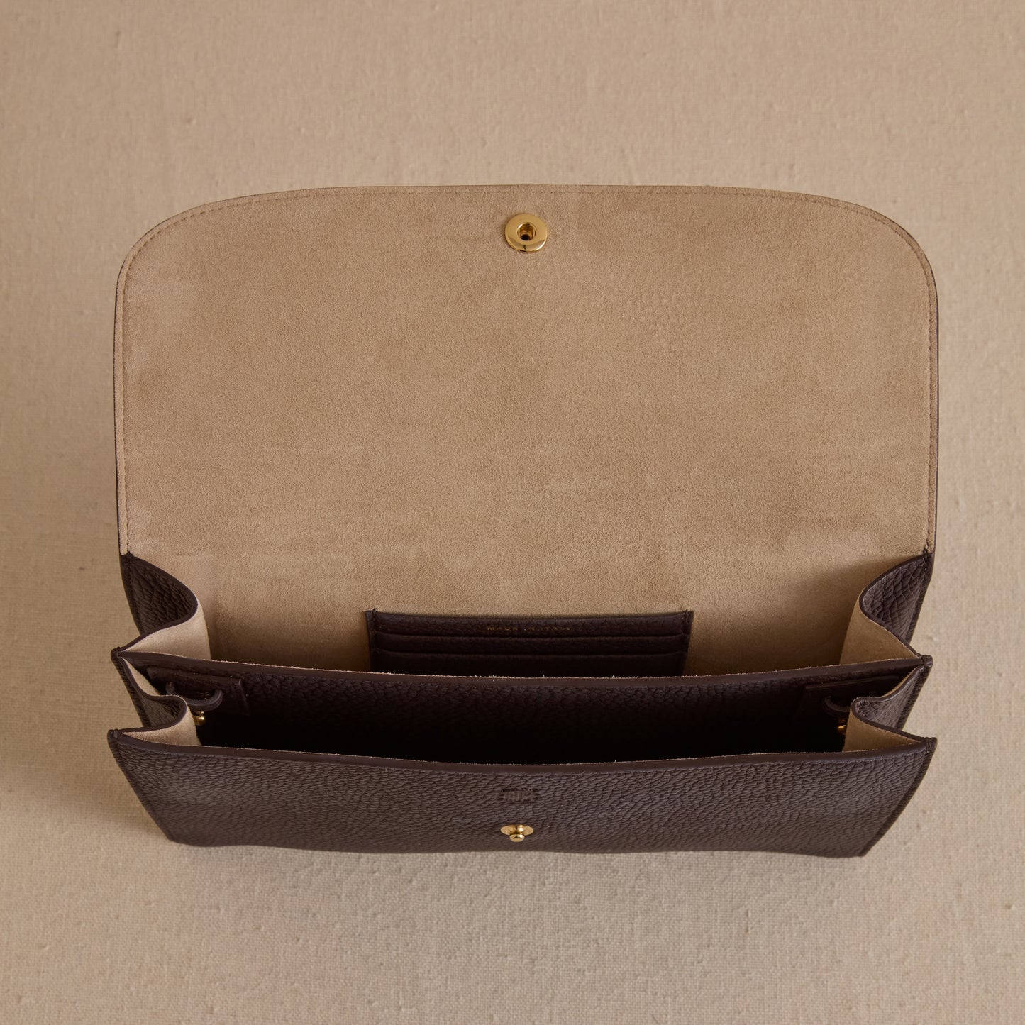 Skip Pouch in Tumbled Grain Chocolate