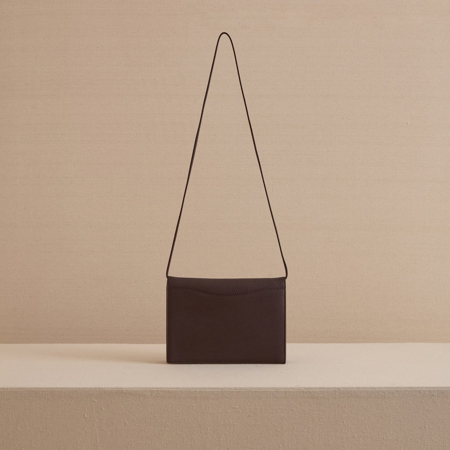 Skip Pouch in Tumbled Grain Chocolate