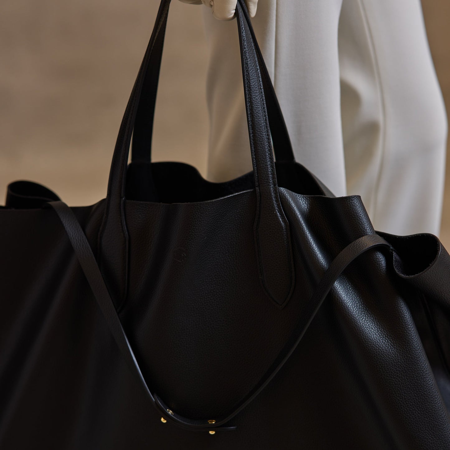 Eleanor 55 in Black