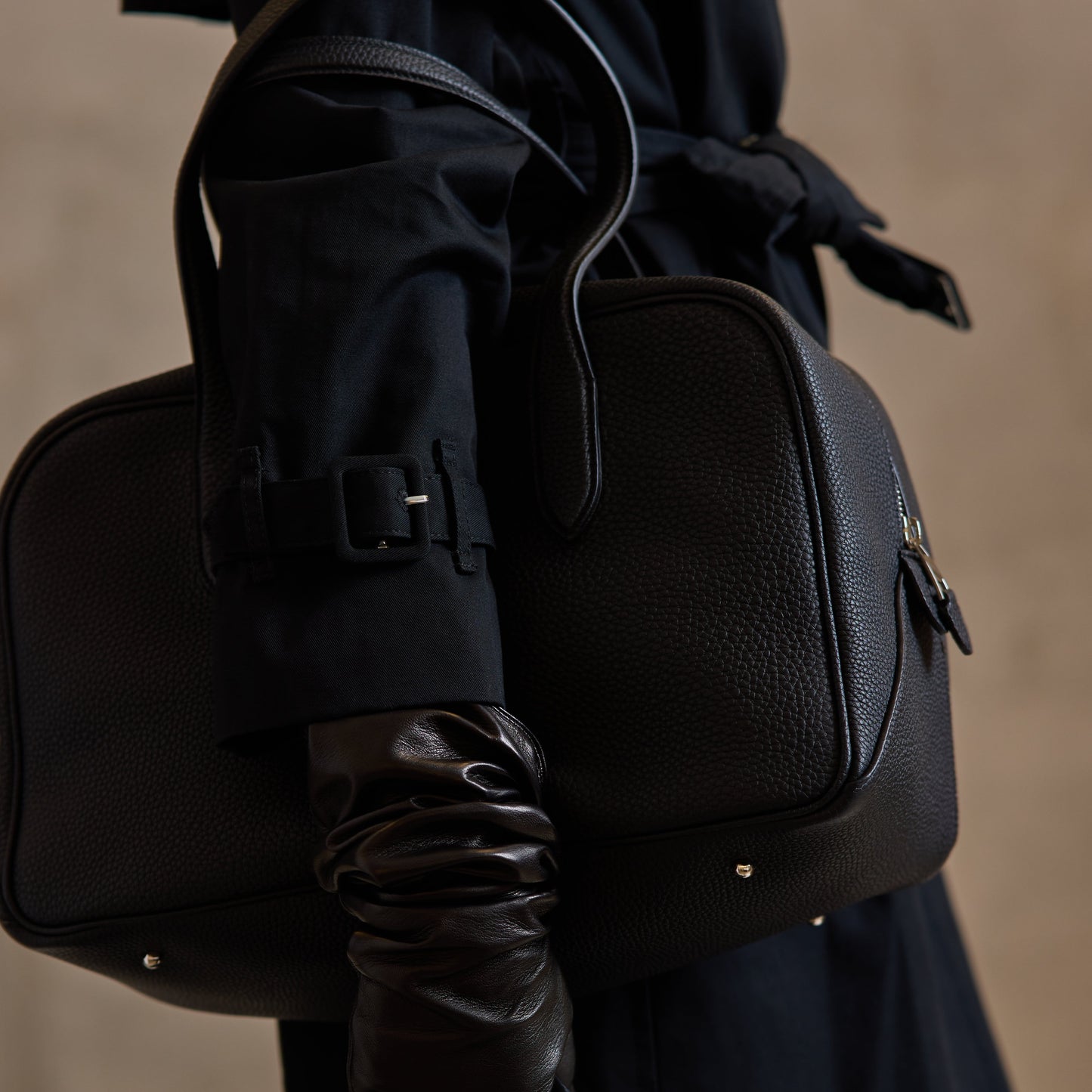 Archer 32 in Black